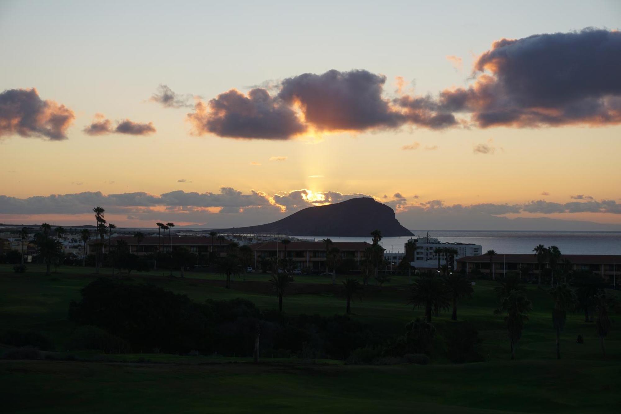 Golf Del Sur Apartment - Magnificent Panorama Of The Ocean, El Teide, And Montana Roja سان ميغيل ذي أبونا المظهر الخارجي الصورة