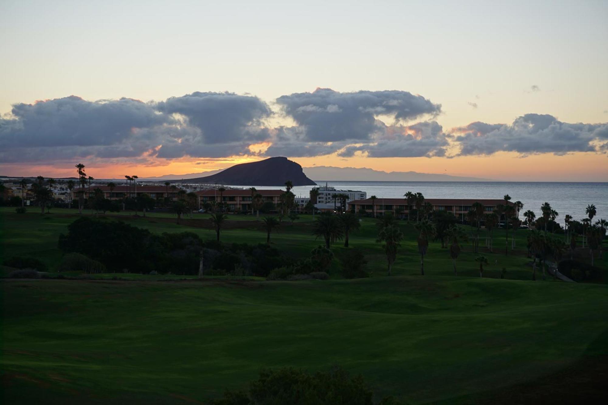 Golf Del Sur Apartment - Magnificent Panorama Of The Ocean, El Teide, And Montana Roja سان ميغيل ذي أبونا المظهر الخارجي الصورة