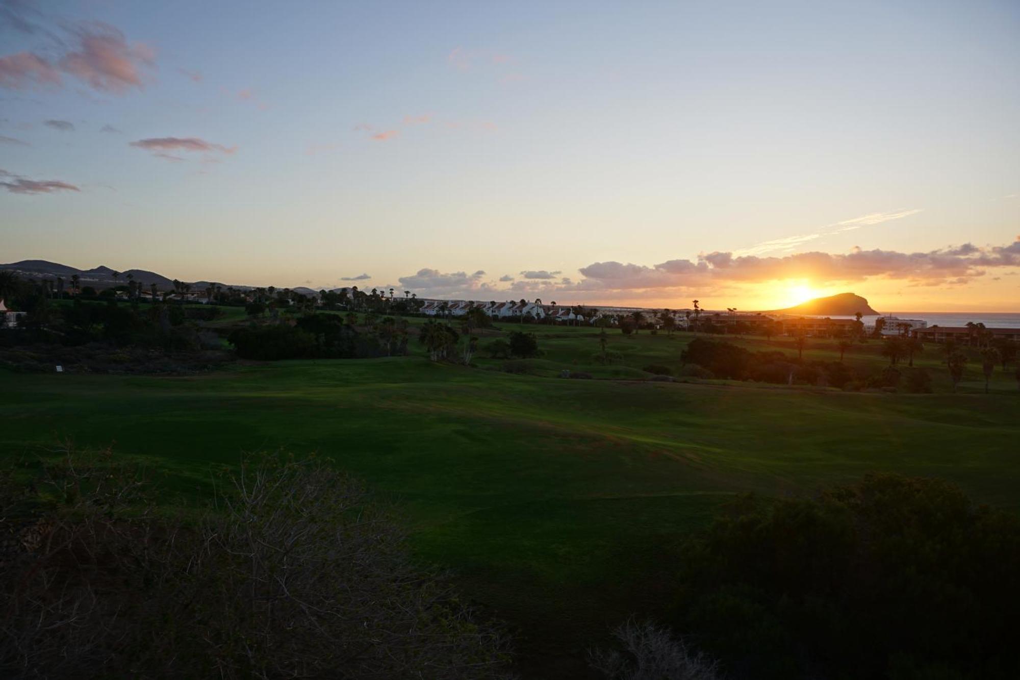 Golf Del Sur Apartment - Magnificent Panorama Of The Ocean, El Teide, And Montana Roja سان ميغيل ذي أبونا المظهر الخارجي الصورة